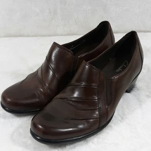 Clarks 89488 brown leather loafers size 8M